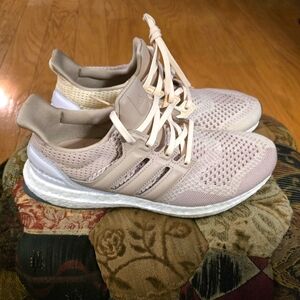 Women's Adidas Two Tone Beige  Size 8.5